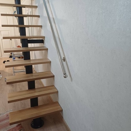 Прямая внутренняя лестница из металла и дерева для верхнего этажа, современный дизайн Linea SteelWood